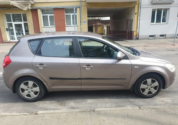 Kia Ceed cena 7900 przebieg: 324571, rok produkcji 2007 z Warszawa małe 121